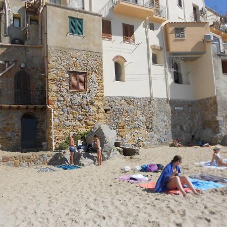 Balcone Sulla Spiaggia Чефалу Экстерьер фото