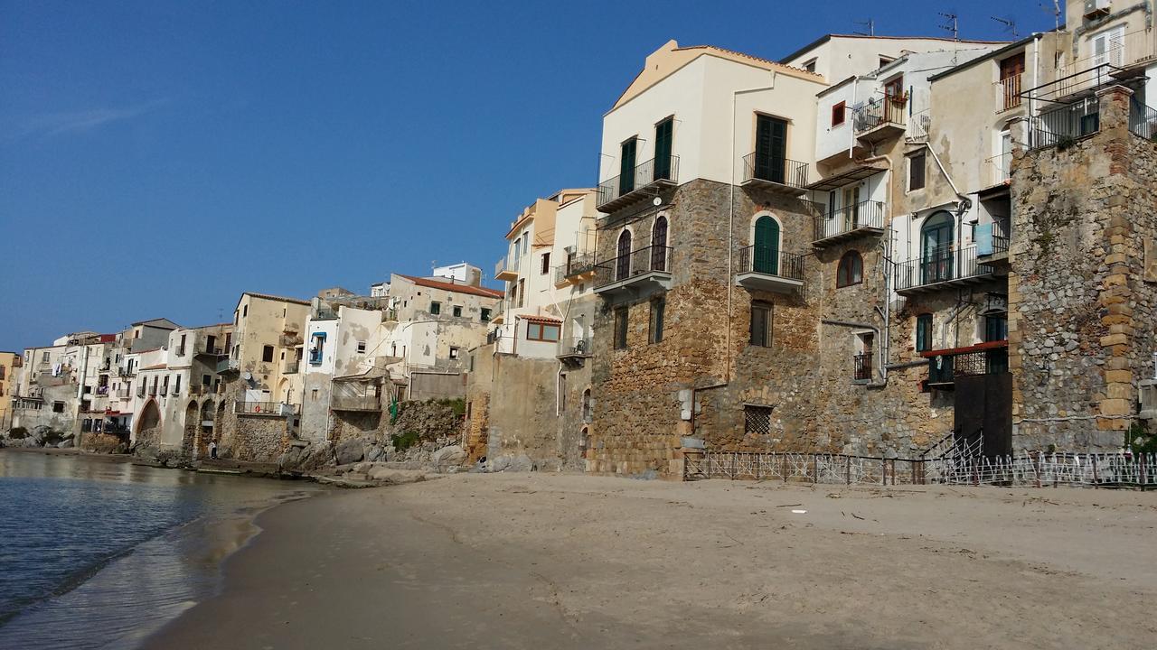 Balcone Sulla Spiaggia Чефалу Экстерьер фото